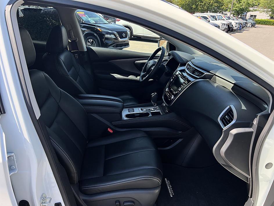 Certified 2024 Nissan Murano SV w/ SV Midnight Edition Package FWD image 17