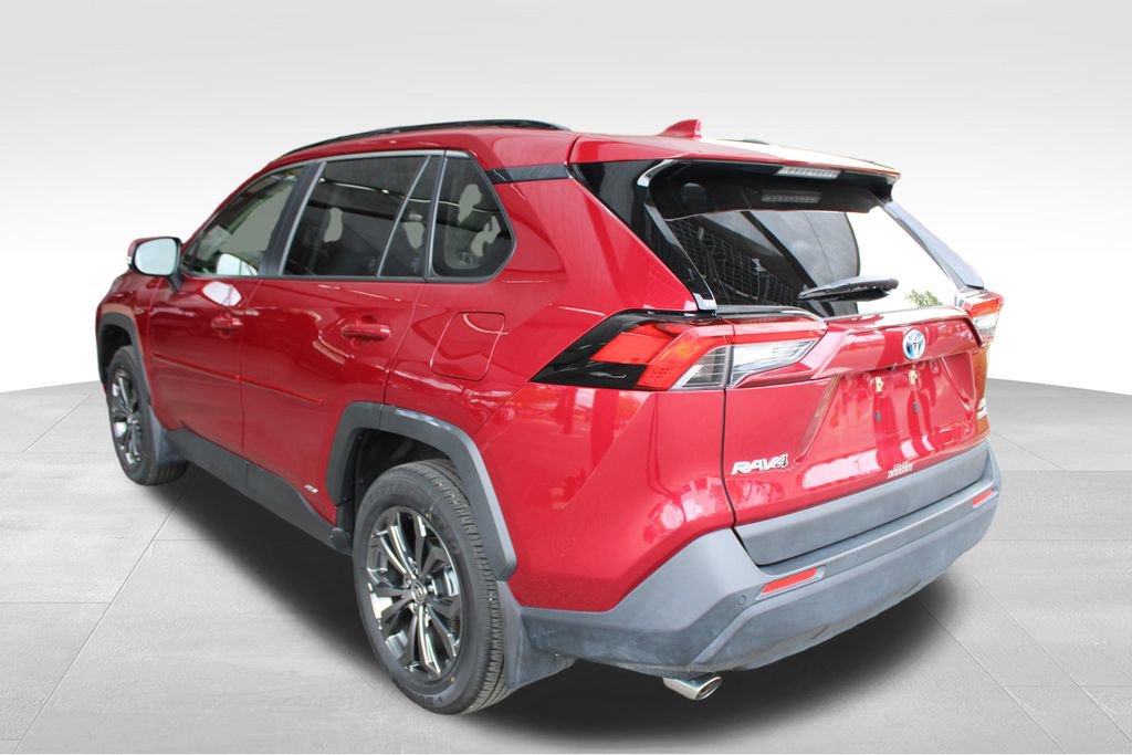Used 2023 Toyota RAV4 XLE Premium AWD/4WD image 17