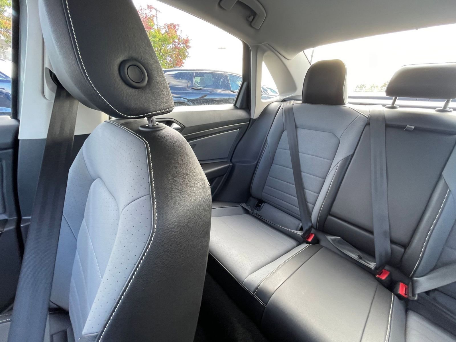 Used 2025 Volkswagen Jetta SE image 39