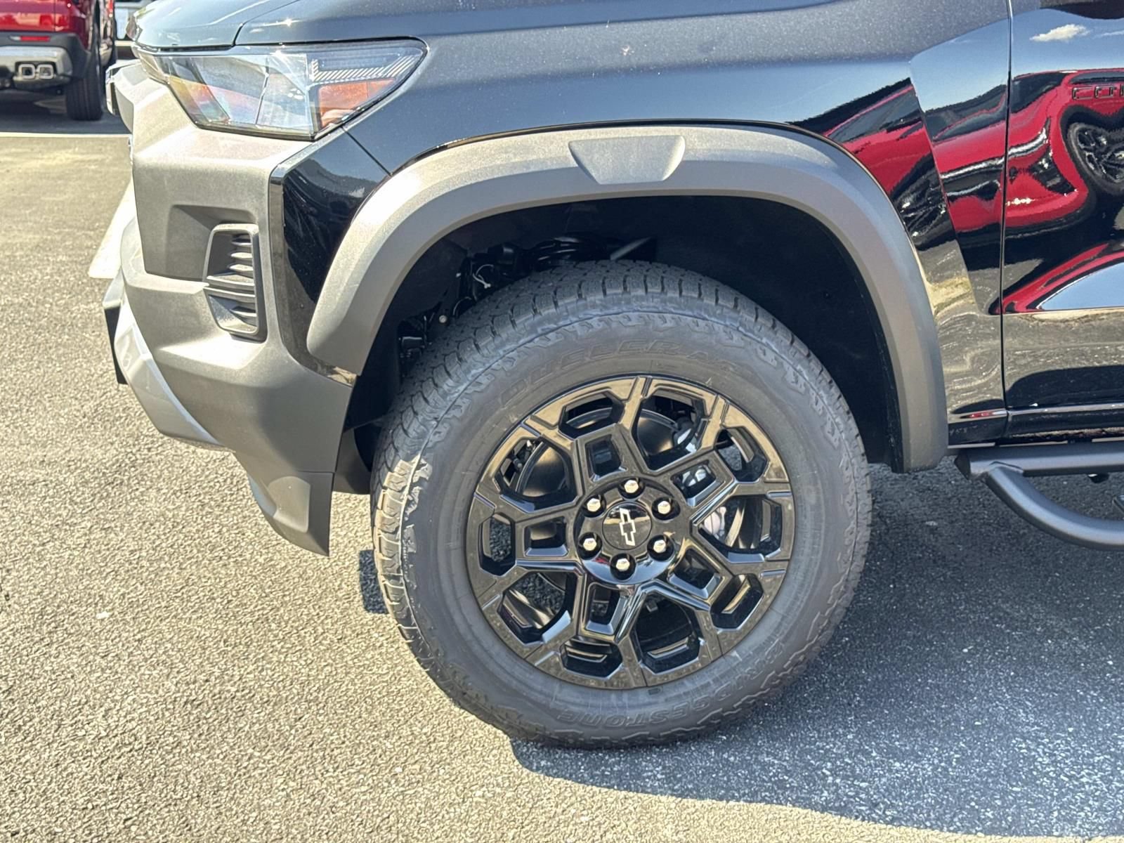 New 2026 Chevrolet Colorado Trail Boss w/ Midnight Edition AWD/4WD image 8