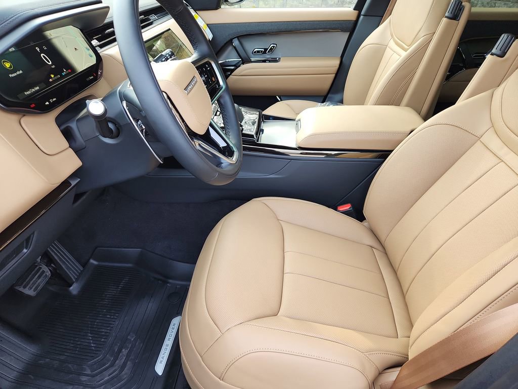 Used 2026 Land Rover Range Rover Sport SE image 23