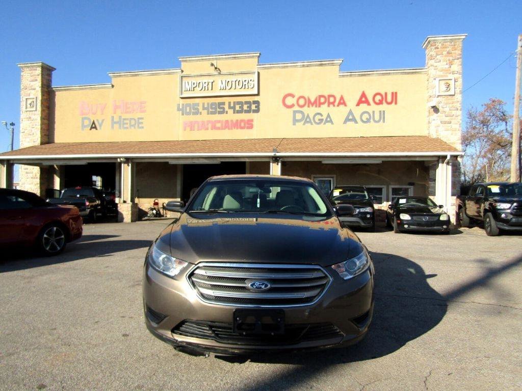 Used 2016 Ford Taurus SE FWD image 1