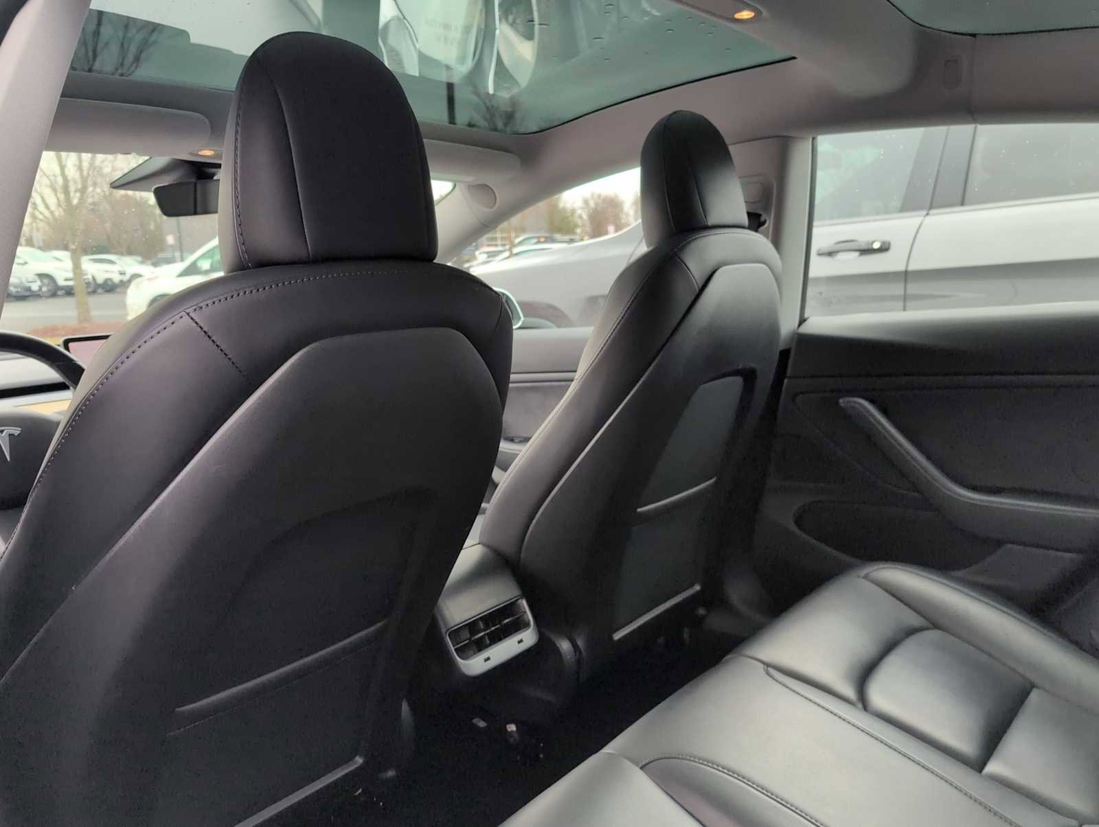 Used 2019 Tesla Model 3 Standard Range Plus image 17