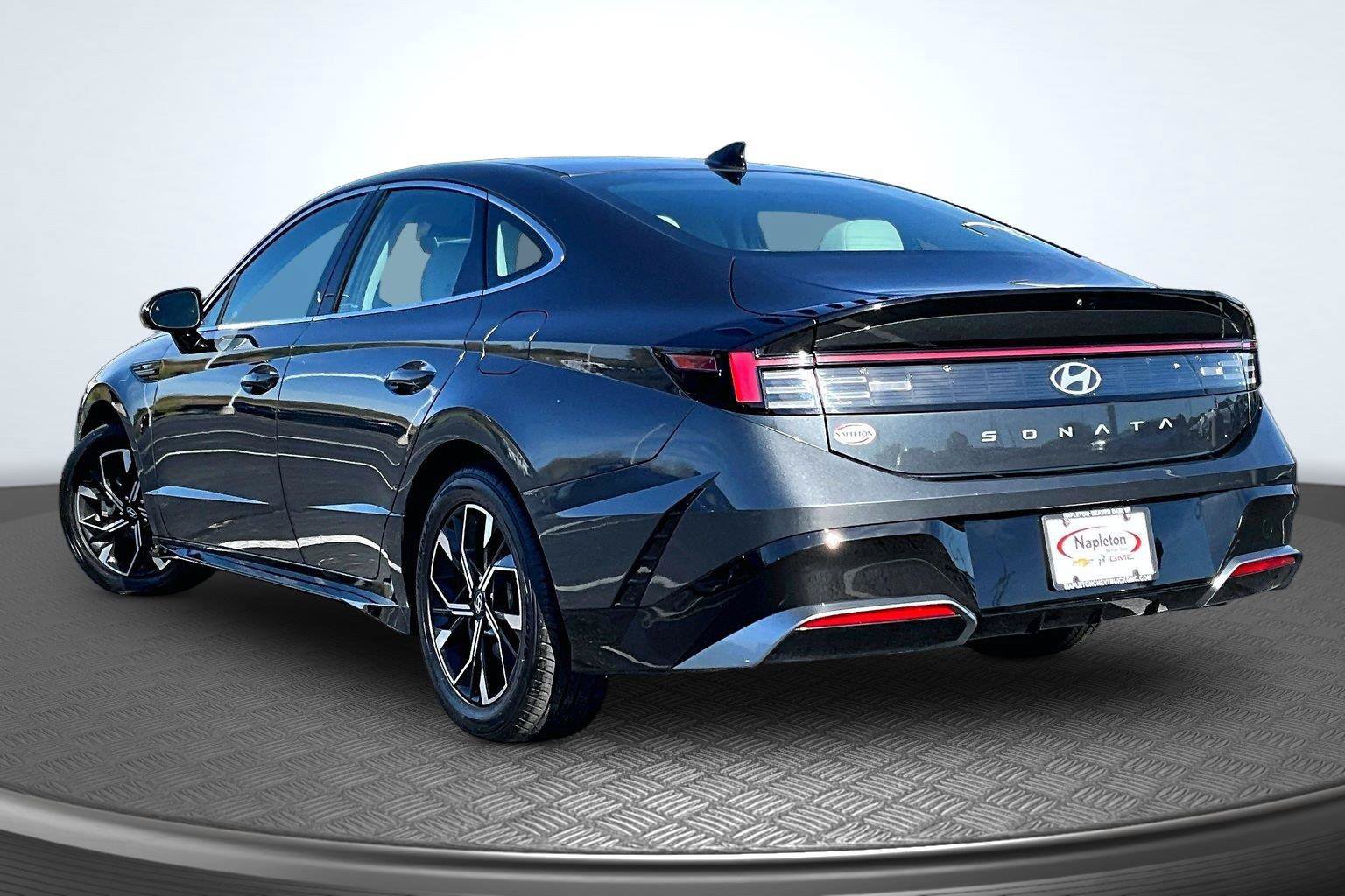 Used 2025 Hyundai Sonata SEL FWD image 13