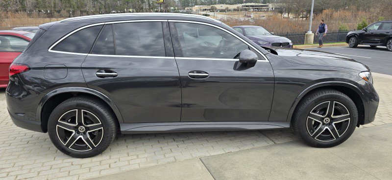 Used 2025 Mercedes-Benz GLC 300 4MATIC image 4
