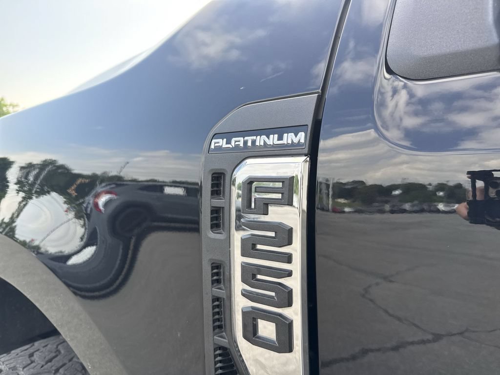 Used 2024 Ford F250 Platinum AWD/4WD image 7