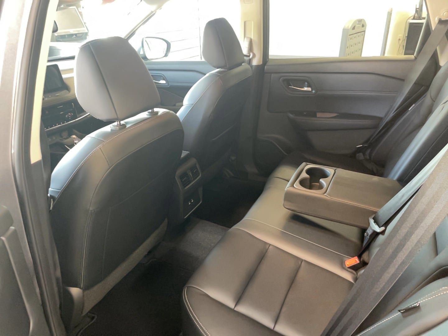 Used 2024 Nissan Rogue SL image 24