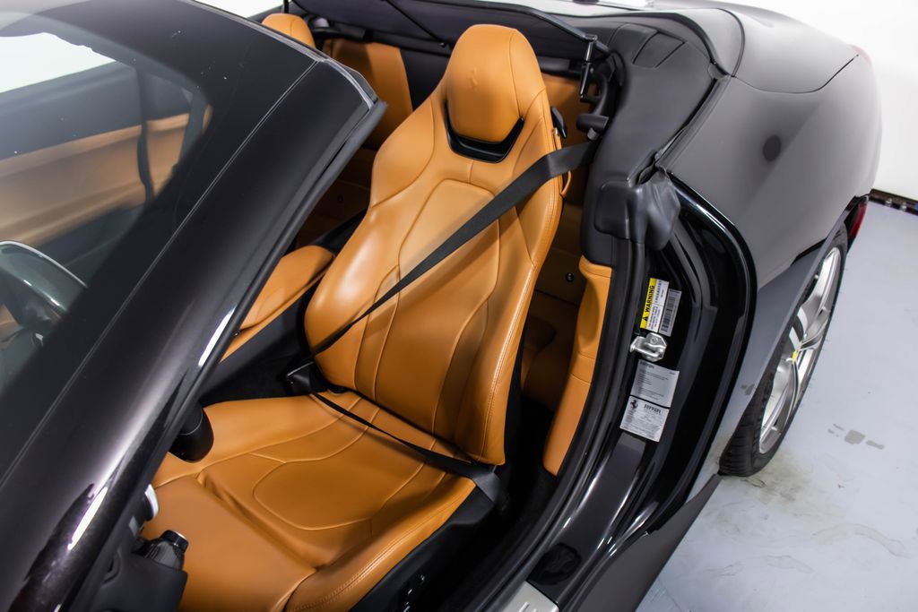 Certified 2019 Ferrari Portofino image 6