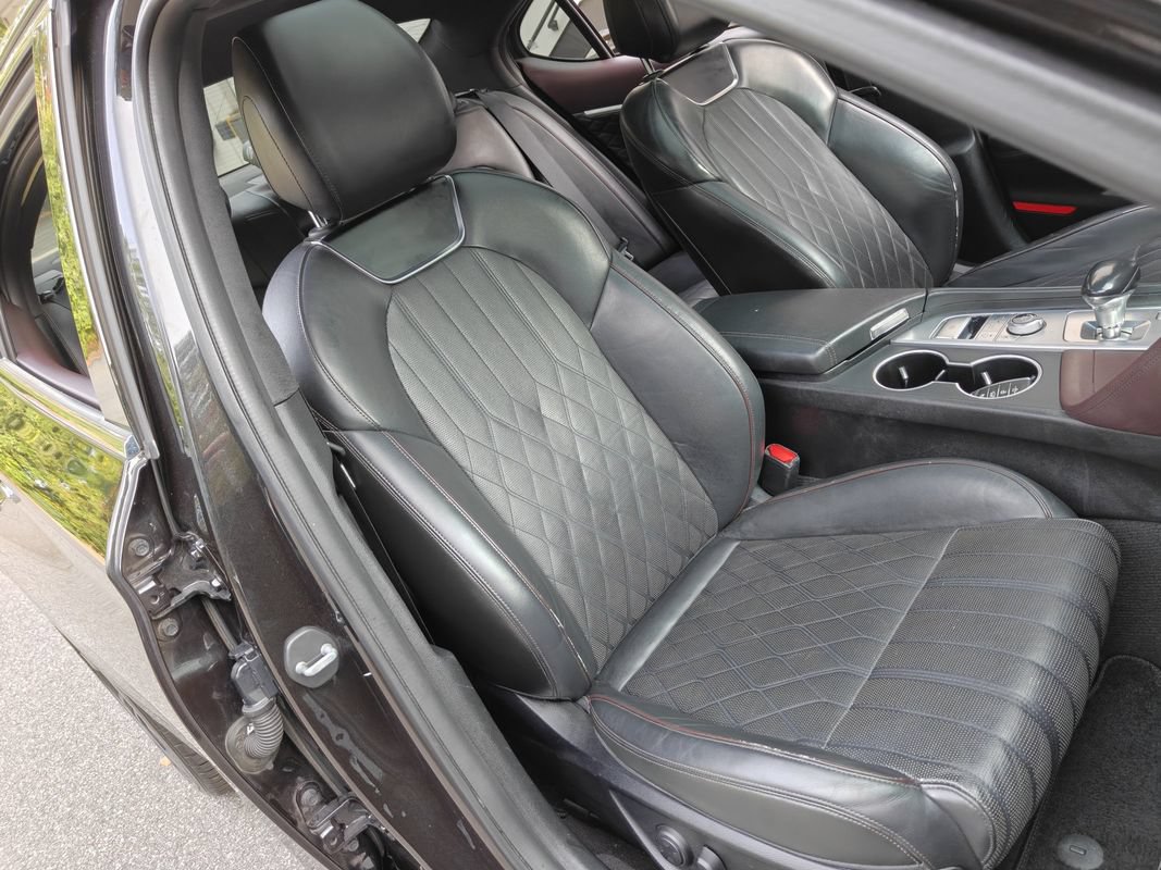 Used 2019 Genesis G70 2.0T Advanced w/ Dynamic Package AWD/4WD image 13
