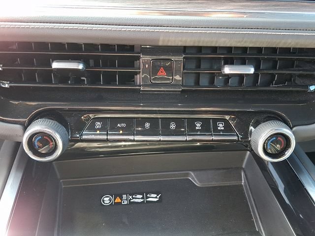 Used 2025 Chevrolet Tahoe Premier AWD/4WD image 12
