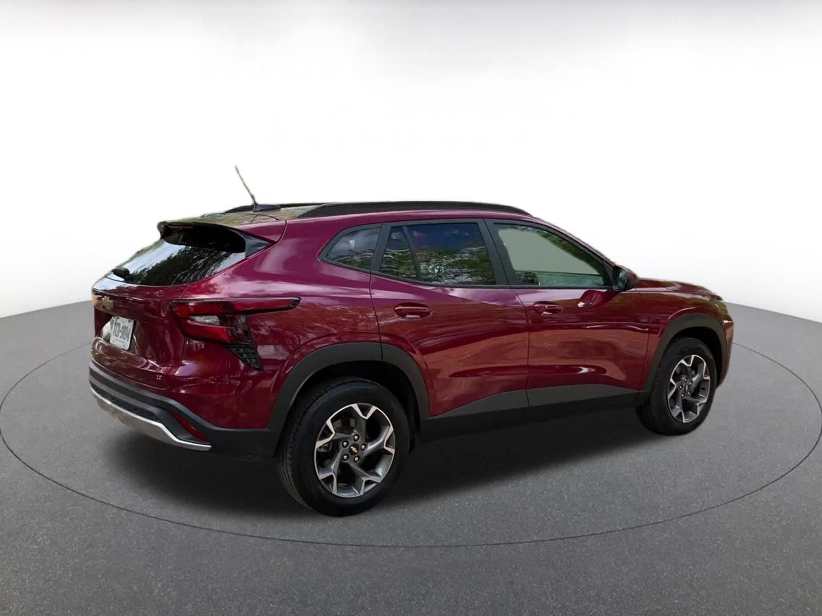 Used 2025 Chevrolet Trax LT w/ LT Convenience Package image 15