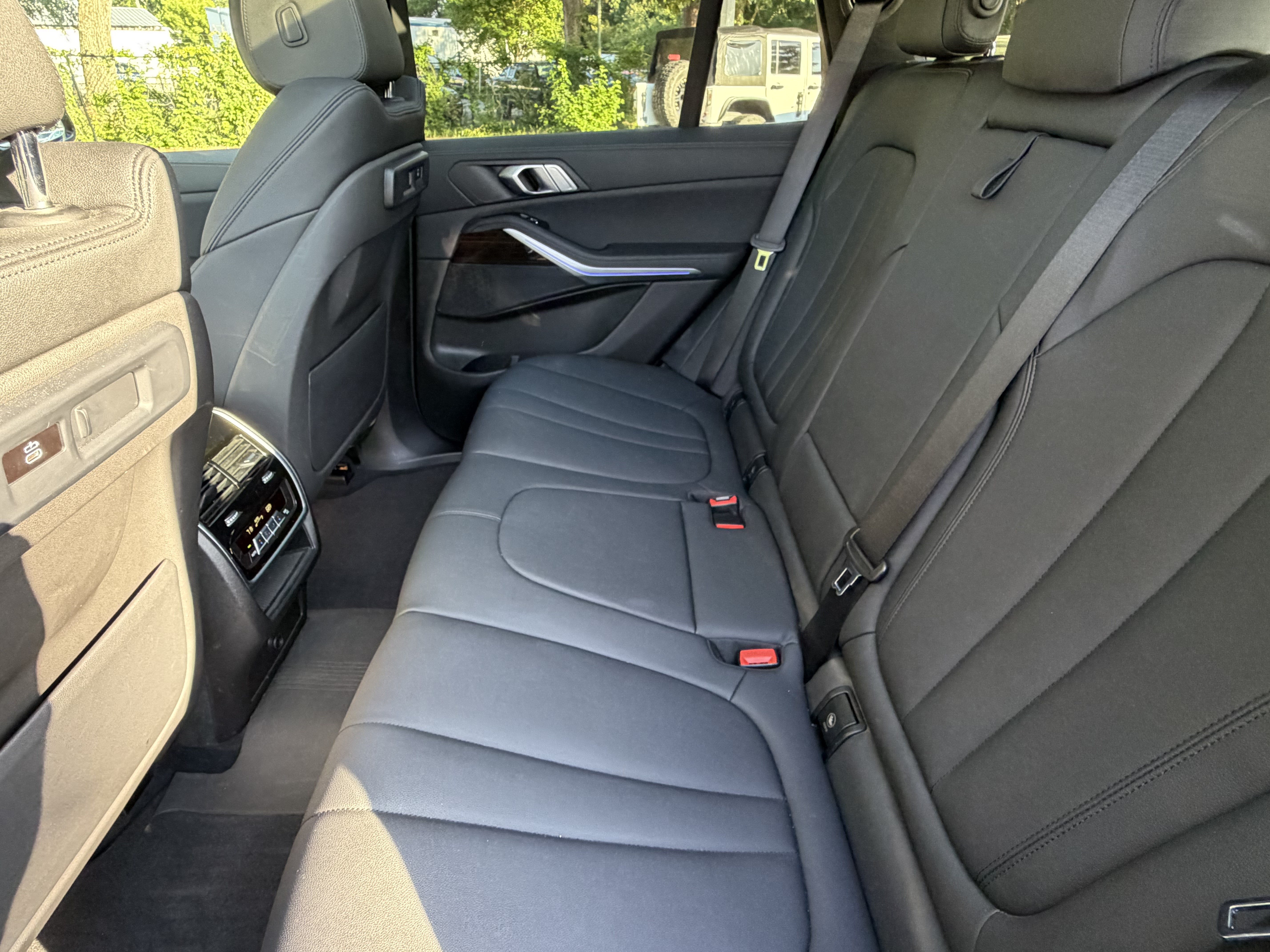 Used 2020 BMW X5 xDrive40i w/ Convenience Package AWD/4WD image 32