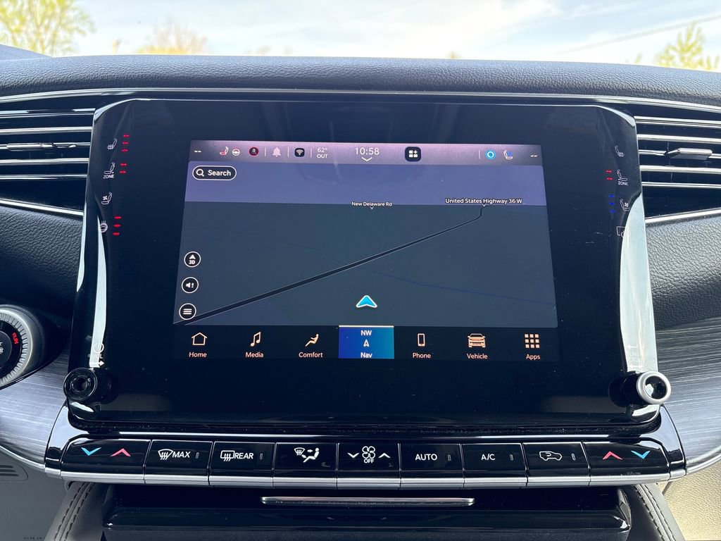 Used 2023 Jeep Wagoneer L Series II AWD/4WD image 19