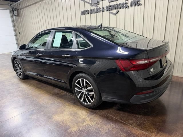 Used 2025 Volkswagen Jetta SE FWD image 5