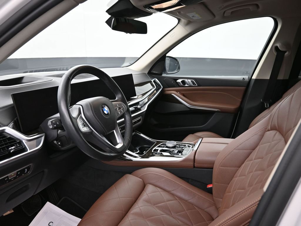 Used 2023 BMW X7 xDrive40i w/ Premium Package image 9