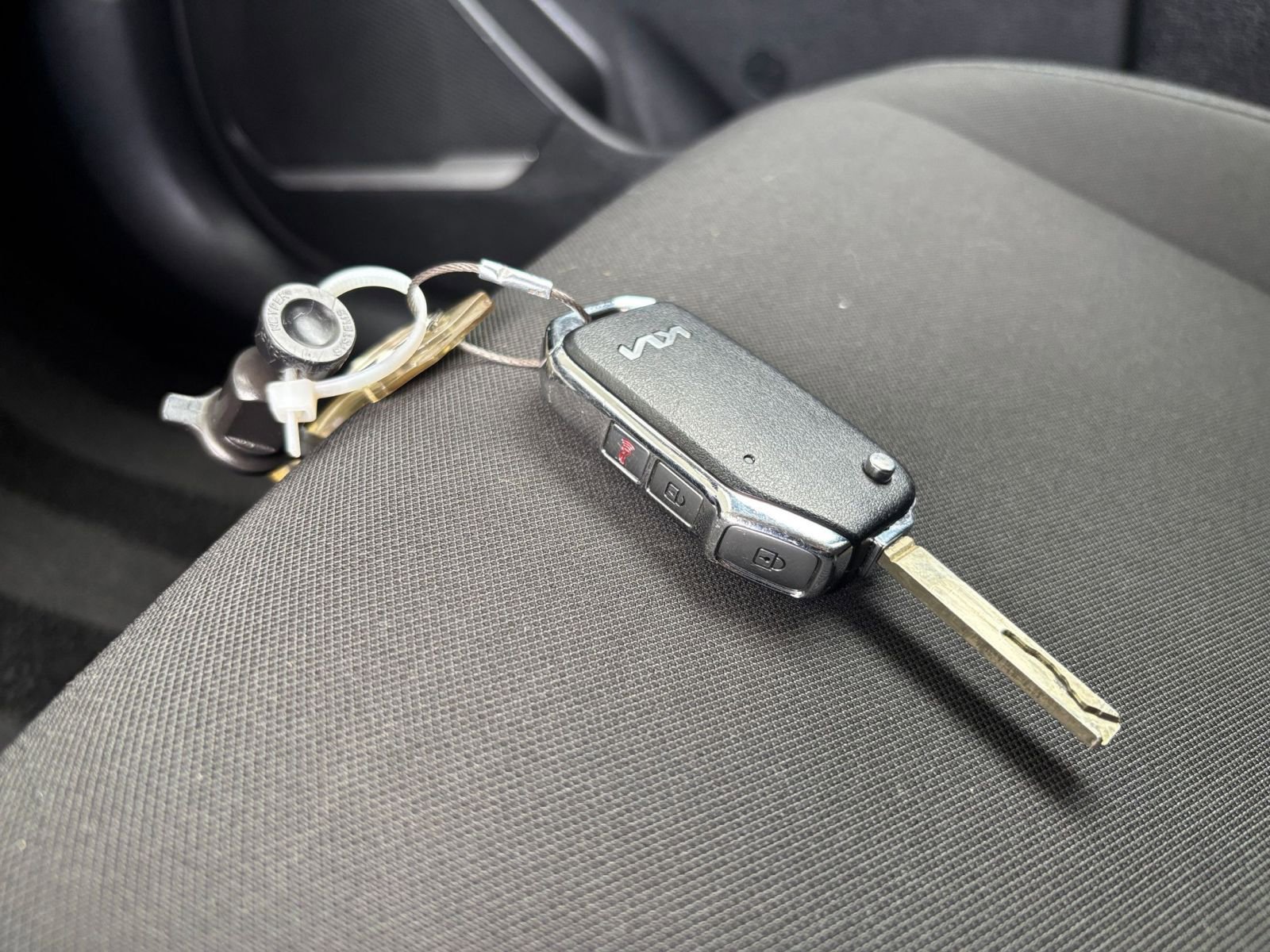 Used 2025 Kia Sportage LX FWD image 21