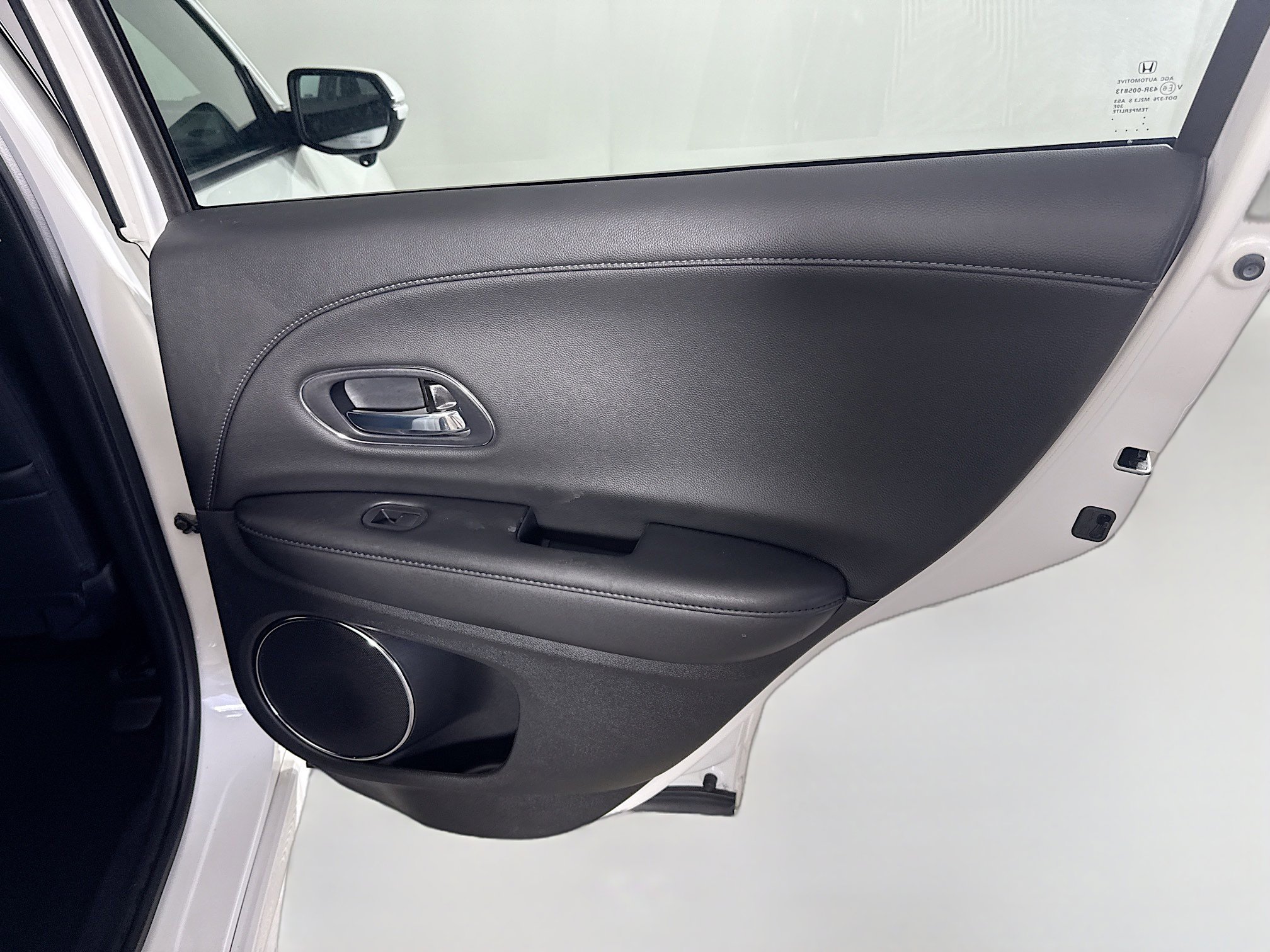 Used 2019 Honda HR-V Touring image 28