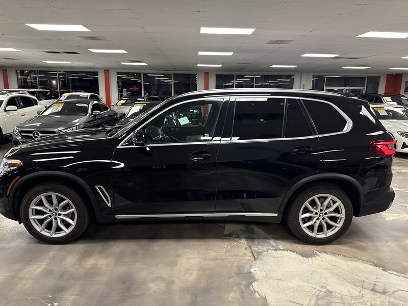 Used 2019 BMW X5 xDrive40i w/ Premium Package 2 AWD/4WD image 9
