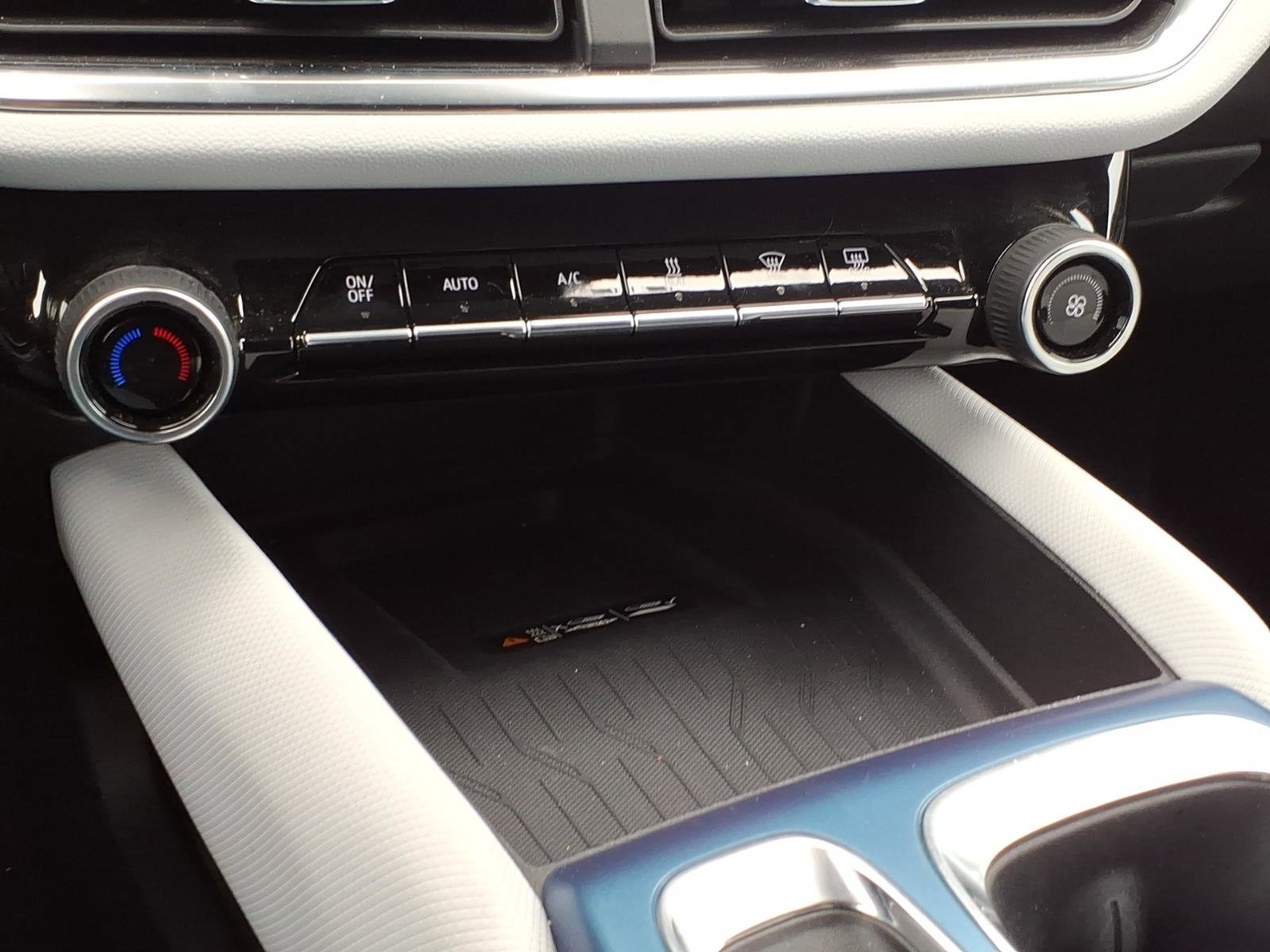 Used 2025 Chevrolet Equinox EV LT image 19