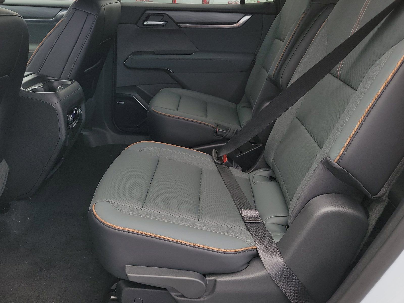 New 2026 GMC Acadia AT4 w/ Luxury Package image 7
