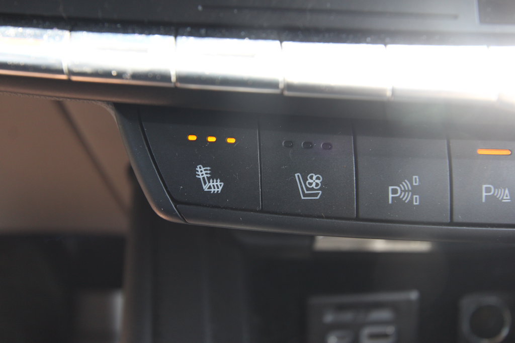 Used 2019 Cadillac XT4 Premium Luxury AWD/4WD image 30