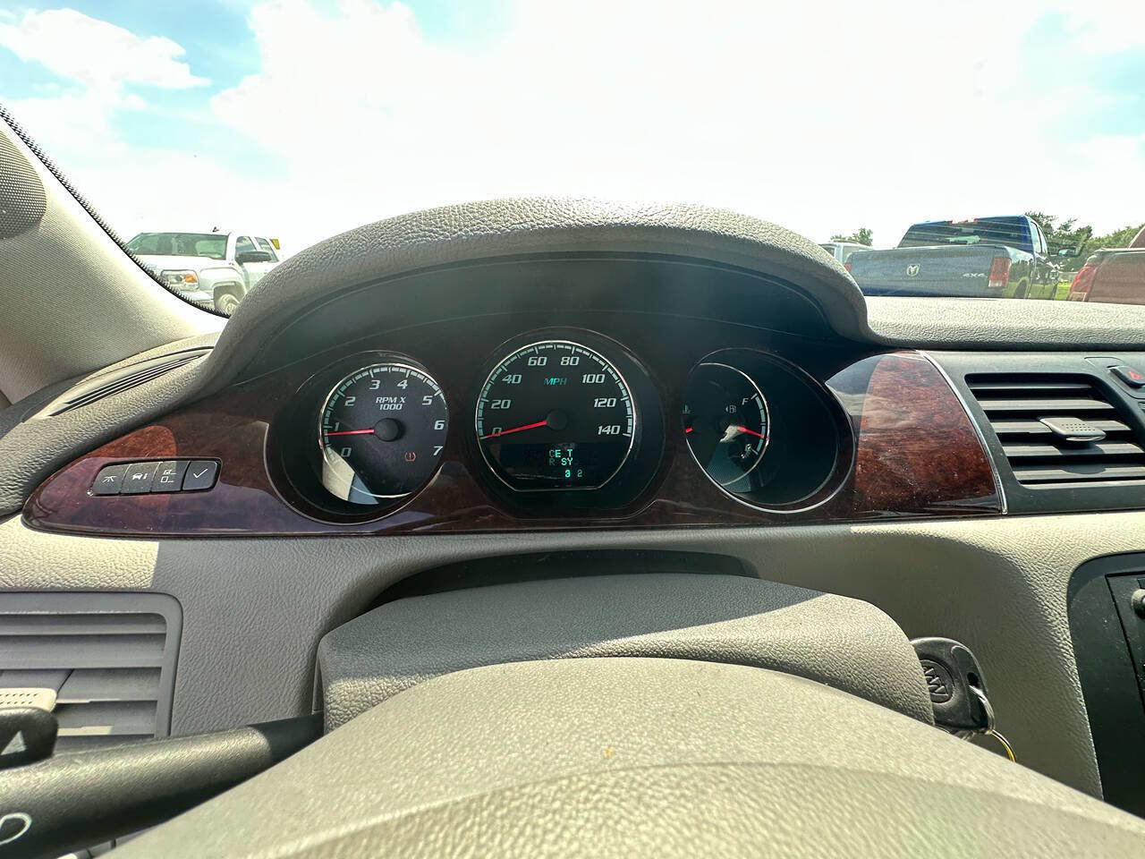 Used 2011 Buick Lucerne CXL FWD image 11