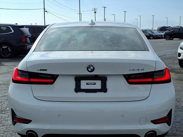 Used 2022 BMW 330i xDrive Sedan w/ Premium Package 2 image 27