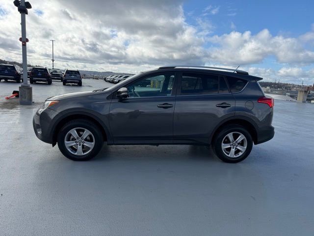 Used 2015 Toyota RAV4 XLE image 2