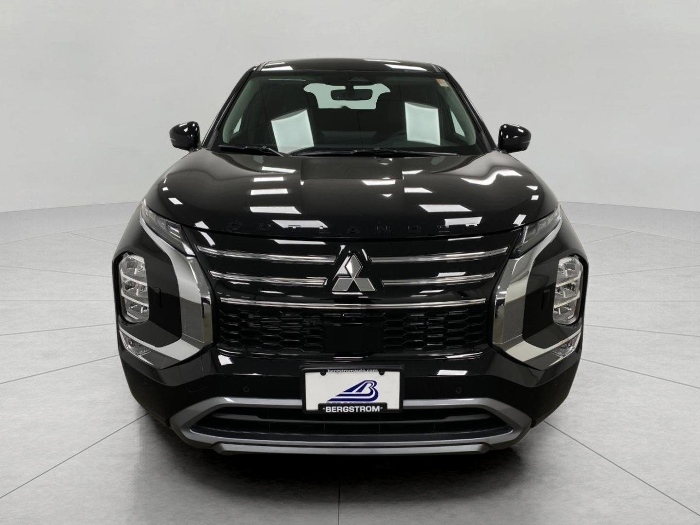 New 2026 Mitsubishi Outlander SE image 10