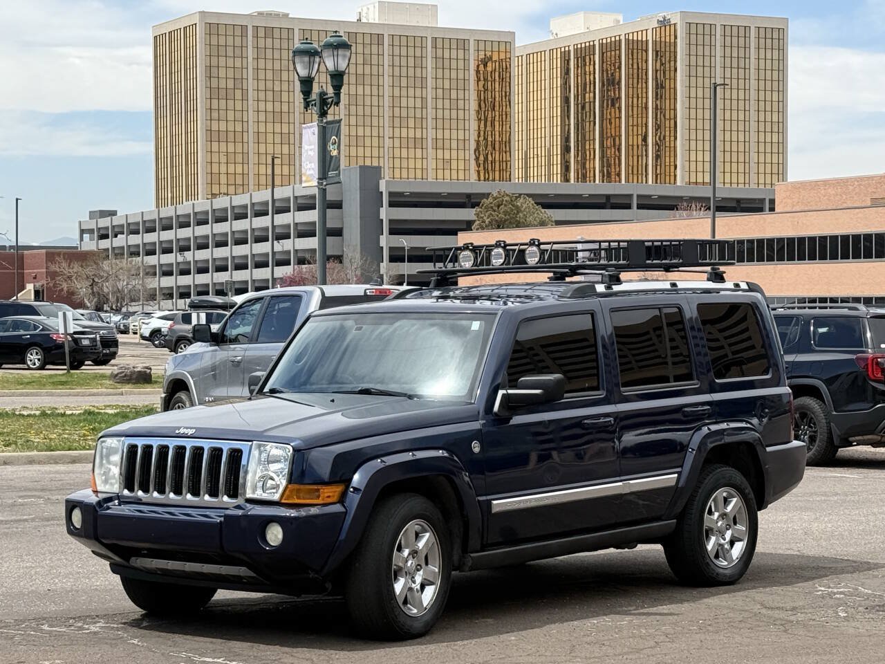 Used 2006 Jeep Commander Limited w/ Trailer Tow Group IV AWD/4WD image 1