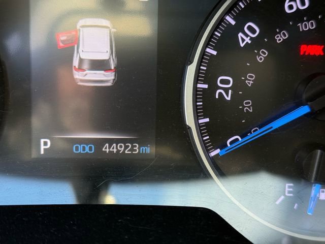 Used 2019 Toyota RAV4 XLE image 7