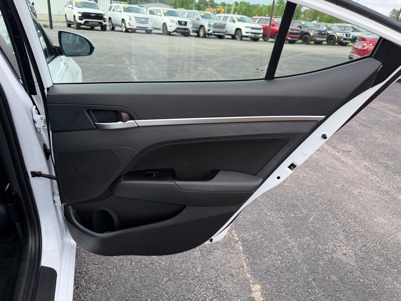 Used 2020 Hyundai Elantra SEL w/ Cargo Package (C1) FWD image 17
