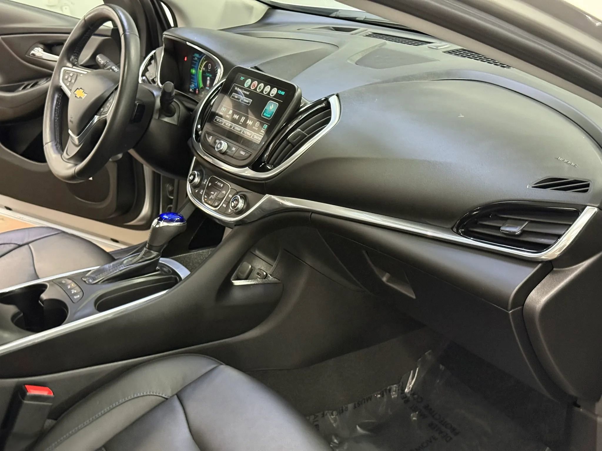 Used 2017 Chevrolet Volt Premier w/ Driver Confidence II Package image 18