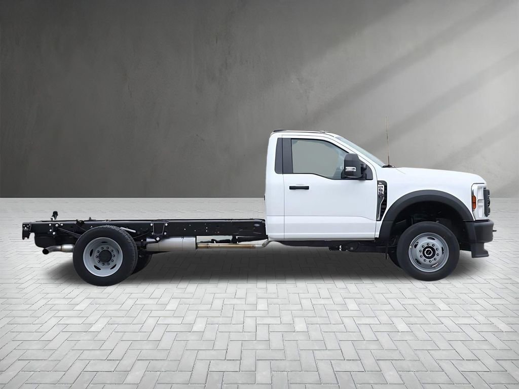 New 2025 Ford F550 4x4 Regular Cab Super Duty image 8