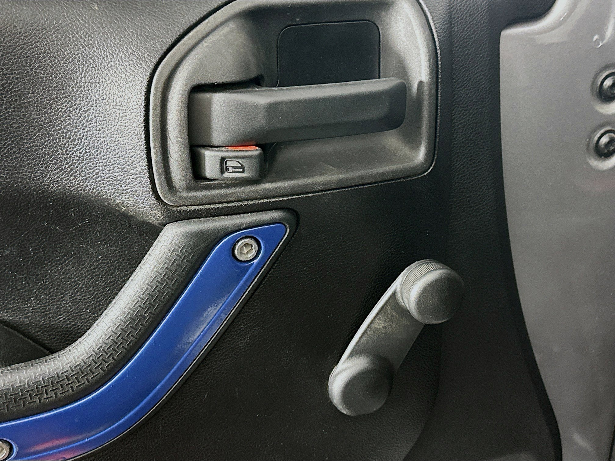 Used 2016 Jeep Wrangler Unlimited Sport w/ Connectivity Group image 15