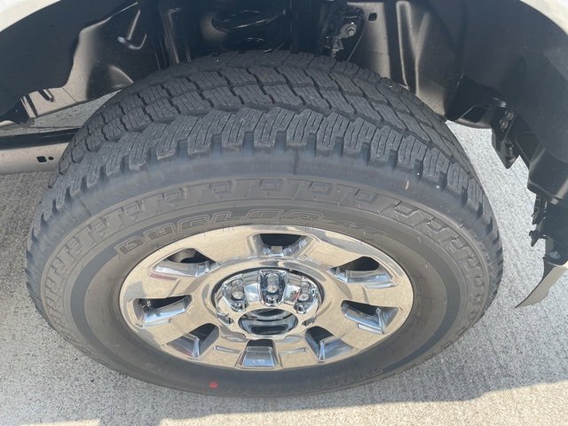 New 2025 Ford F250 Lariat w/ Chrome Package image 16