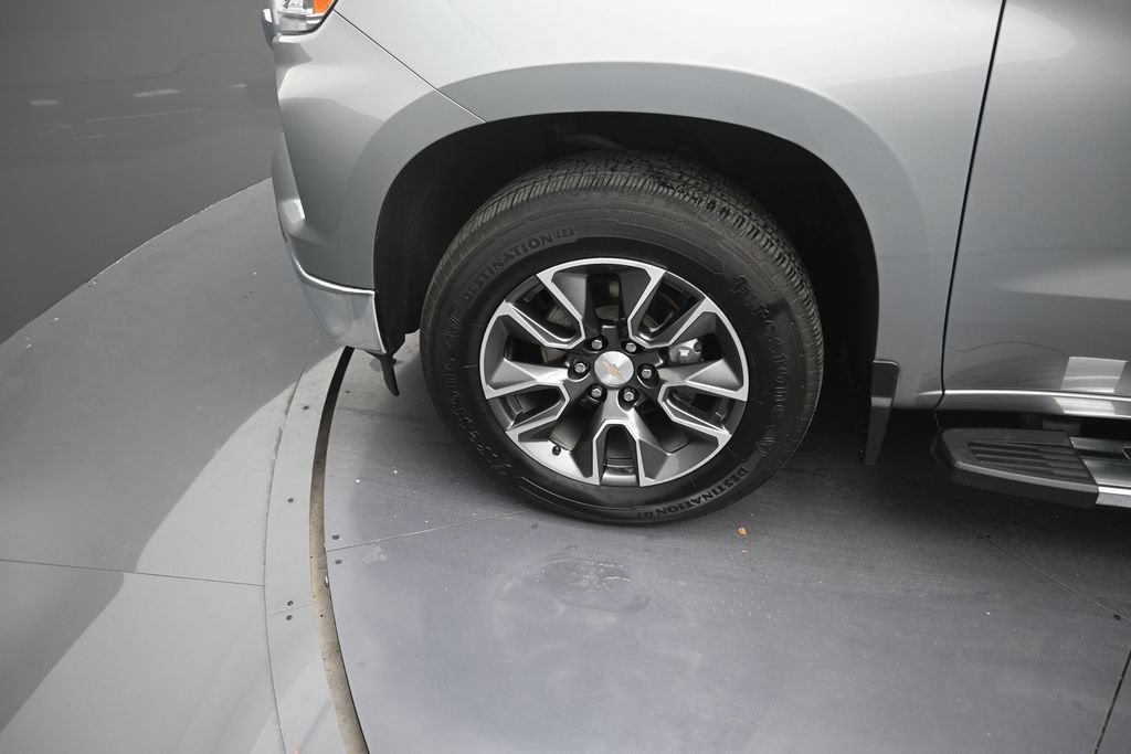 Used 2024 Chevrolet Silverado 1500 LT RWD image 9