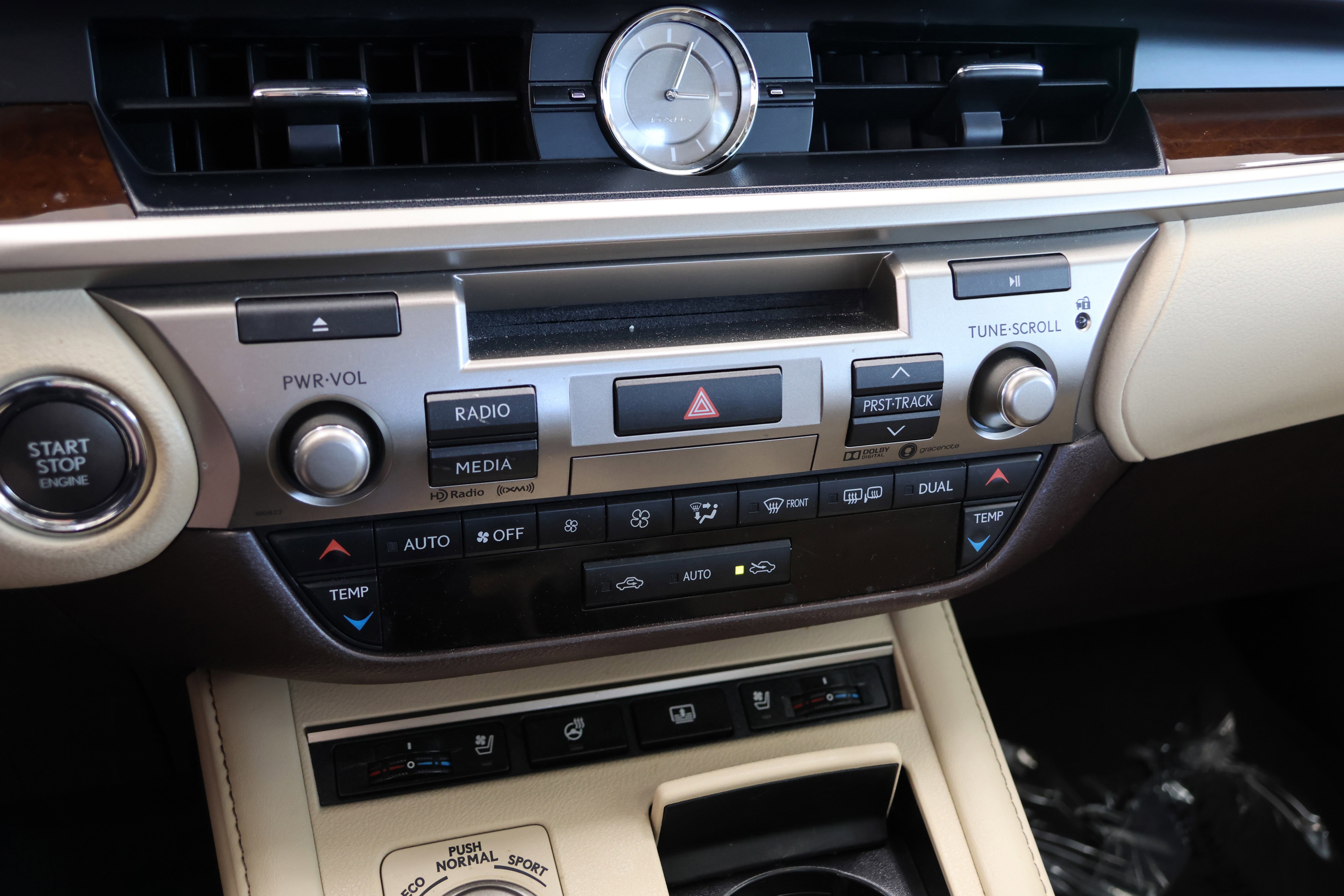 Used 2018 Lexus ES 350 350 w/ Luxury Package w/Wood Trim image 28