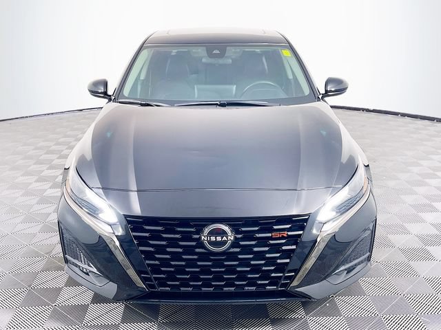 Used 2024 Nissan Altima 2.5 SR w/ SR Premium Package FWD image 3