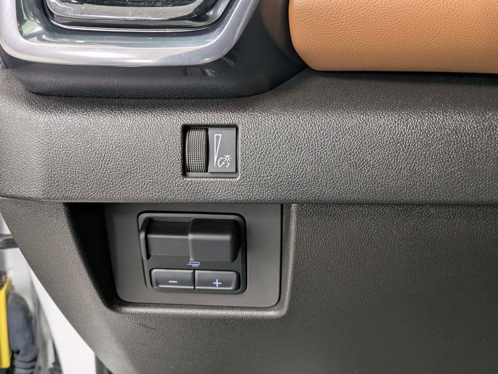 Used 2023 GMC Canyon AT4 w/ AT4 Premium Package image 22