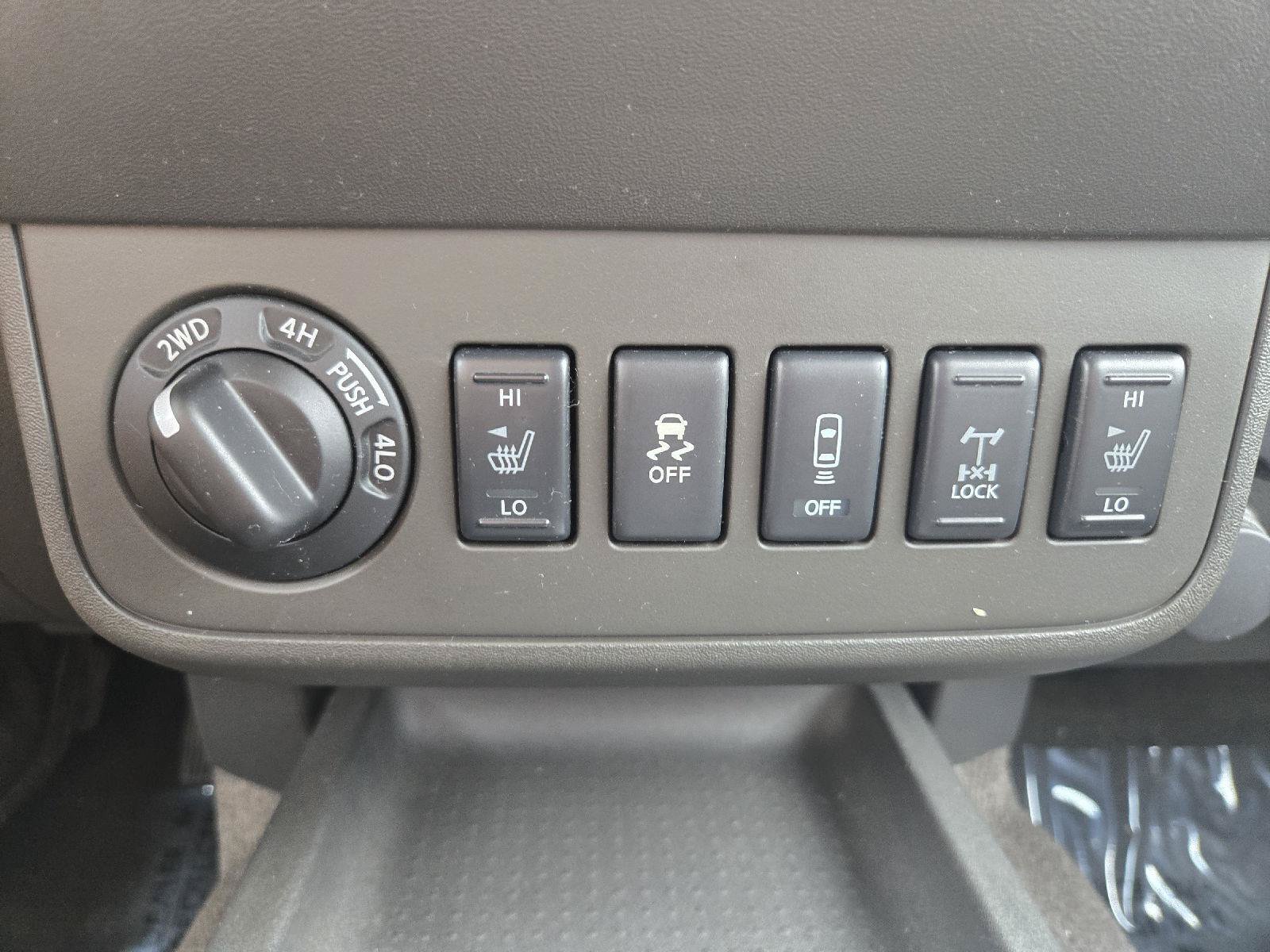 Used 2014 Nissan Frontier PRO-4X w/ Pro-4x Luxury Package AWD/4WD image 20