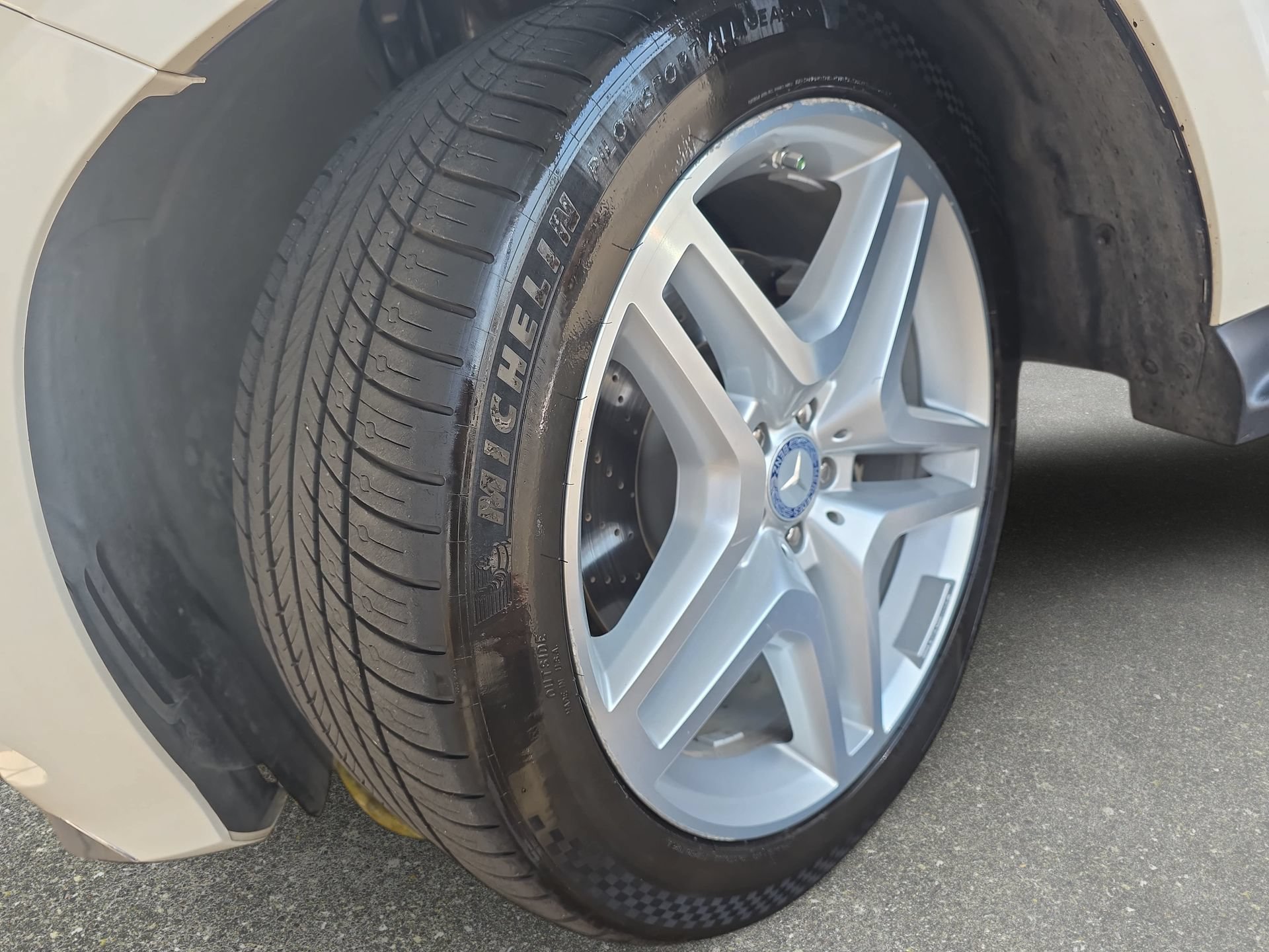 Used 2015 Mercedes-Benz GL 550 4MATIC image 31