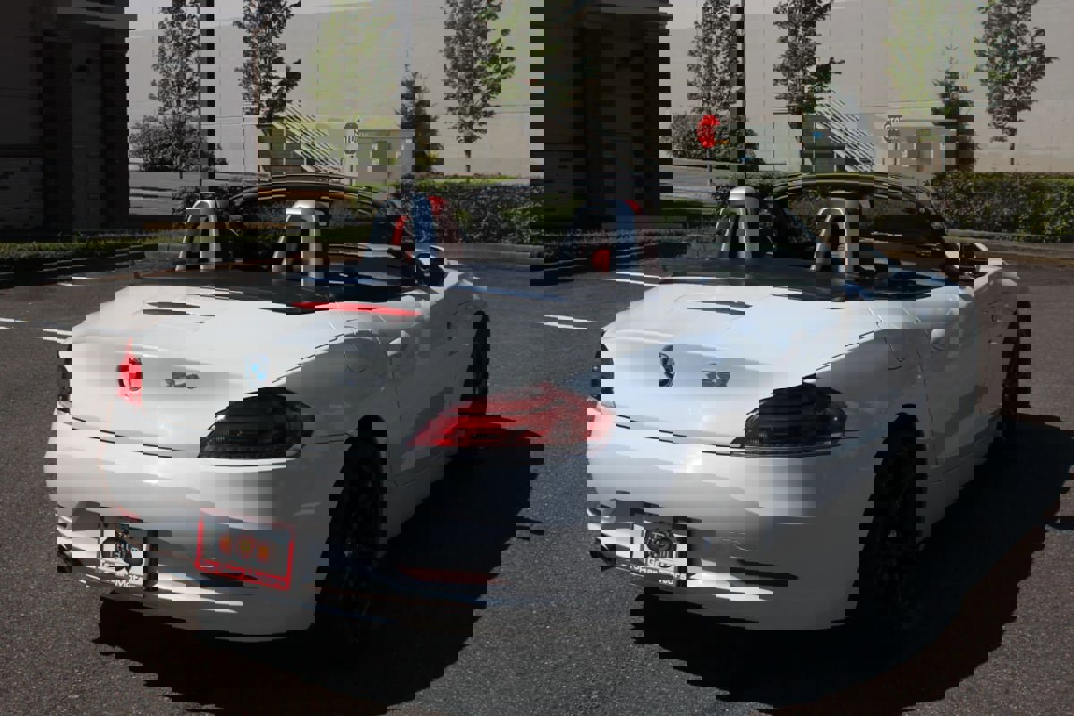 Used 2011 BMW Z4 sDrive30i image 16