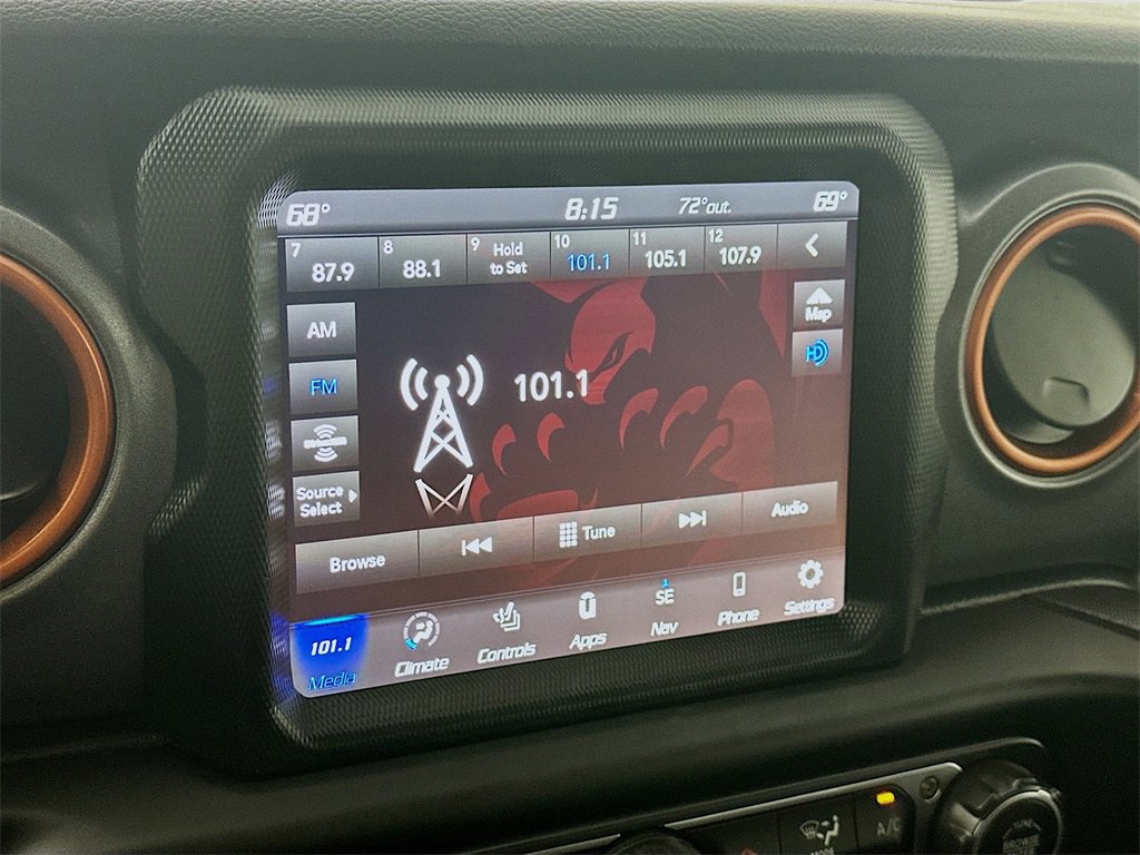 Used 2023 Jeep Gladiator Mojave w/ Cold Weather Group image 17