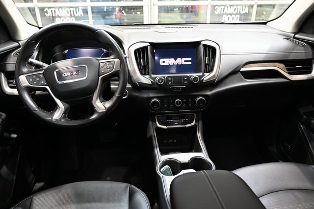 Used 2022 GMC Terrain Denali w/ Black Diamond Edition image 12