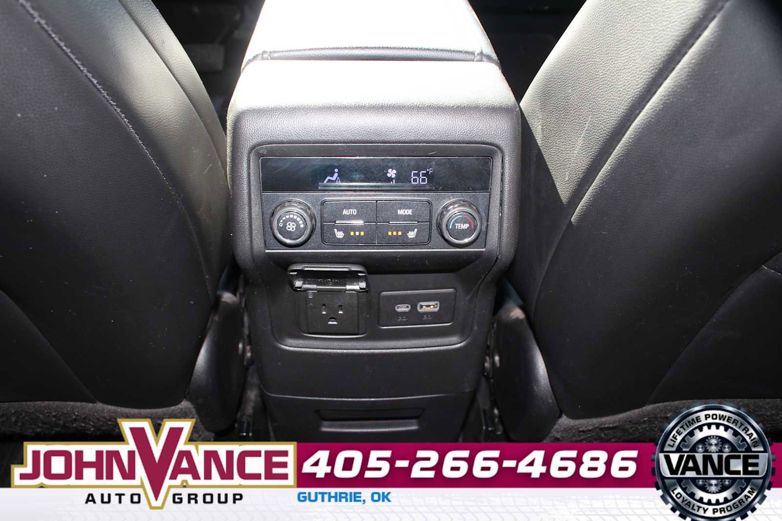 Used 2020 GMC Acadia SLT w/ Driver Alert Package II image 34