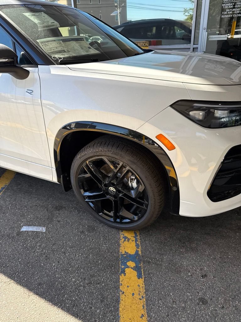 New 2026 Volkswagen Tiguan SE R-Line AWD/4WD image 4