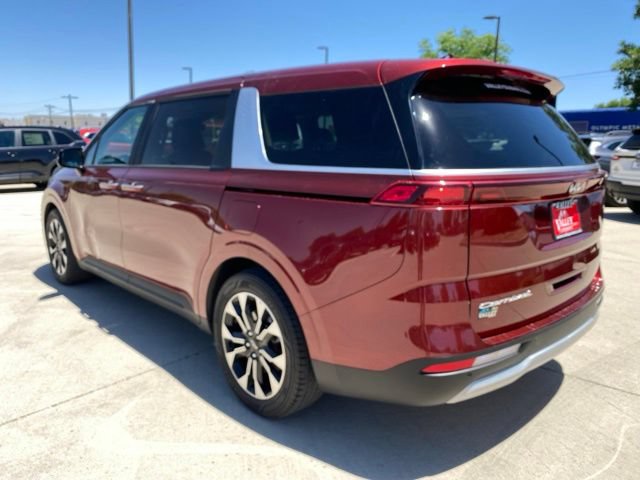 Used 2022 Kia Carnival EX FWD image 3