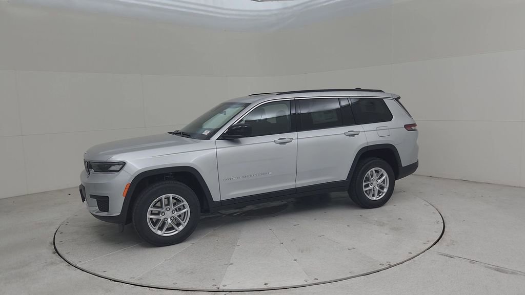 New 2025 Jeep Grand Cherokee L Laredo image 8