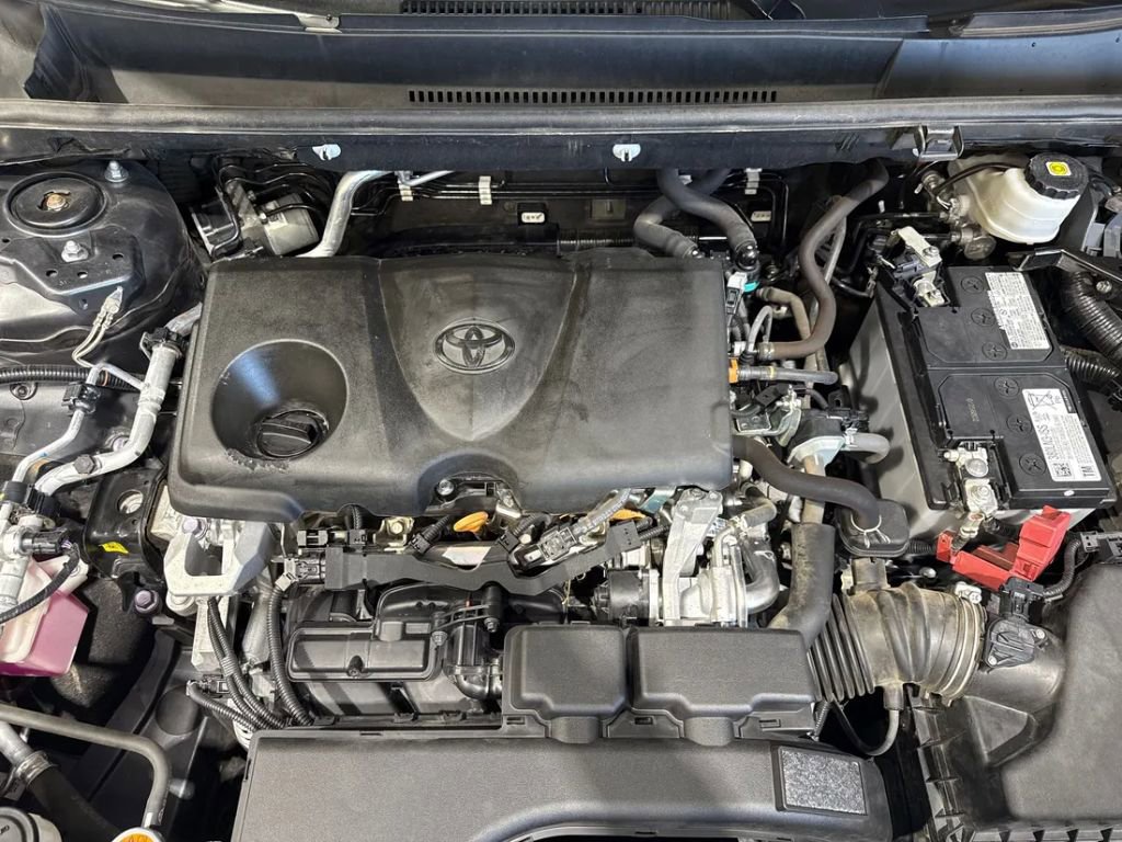Used 2021 Toyota RAV4 LE AWD/4WD image 7